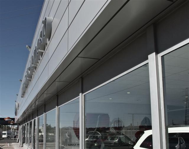 Ventilated faade with INCOModular Serie S for Nemesio car dealership in Torrent (Valencia) Spain