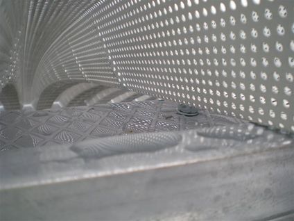 Sistema de cubierta curvada autoportante de alto rendimiento acústico para el polideportivo de Buitrago de Lozoya (Madrid) - España