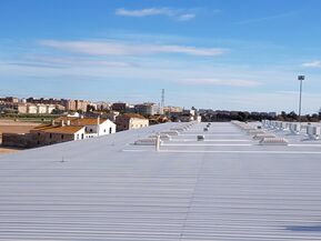 7000 metros cuadrados para la rehabilitación de la cubierta de los Talleres Machado en Valencia (España)